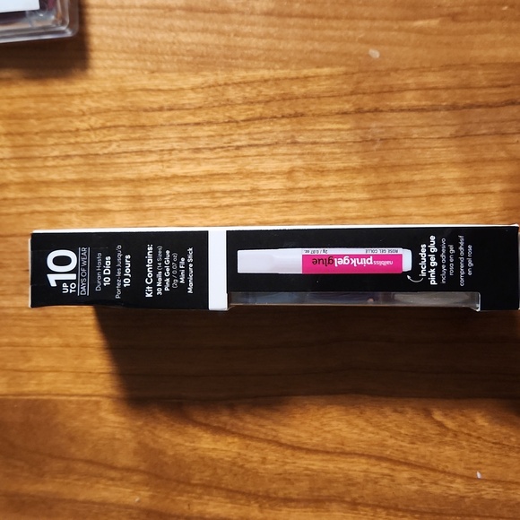 Press on nail sets - Picture 4 of 6